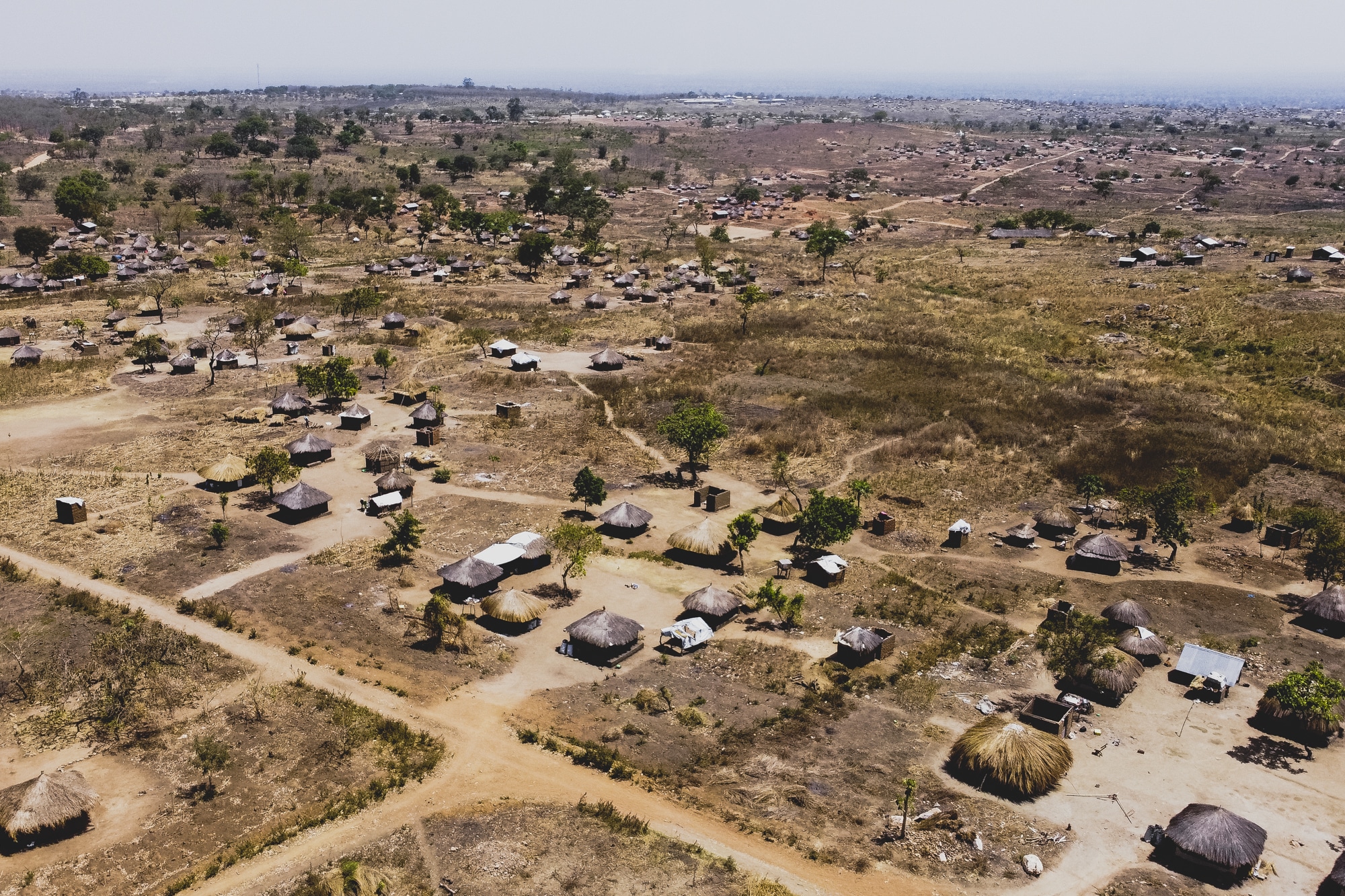 Vue a&eacute;rienne du camp d&rsquo;Imvepi et de sa couverture arbor&eacute;e.